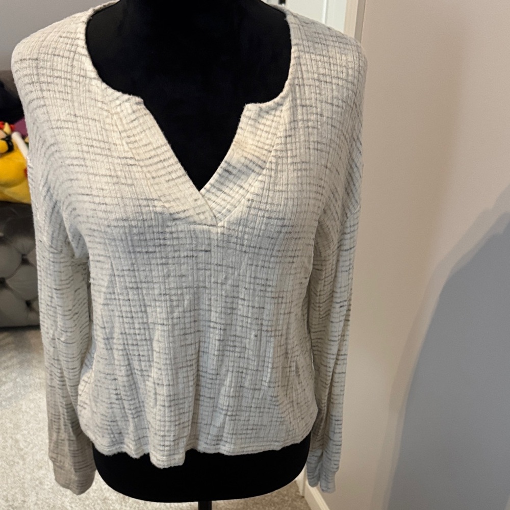 BKE White and Gray Women's Sweater